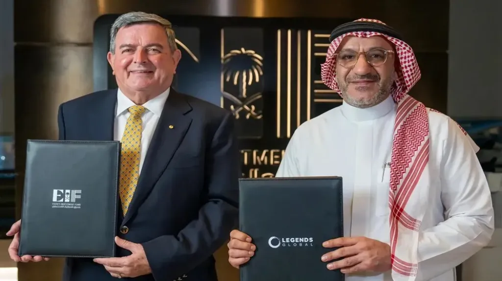 جانب من توفيع الاتفاقية