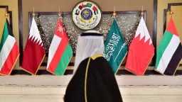 وزير الخارجية يستقبل الأمين العام...